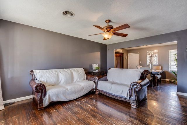 5514 E Kinkaid St, Wichita, KS 67218