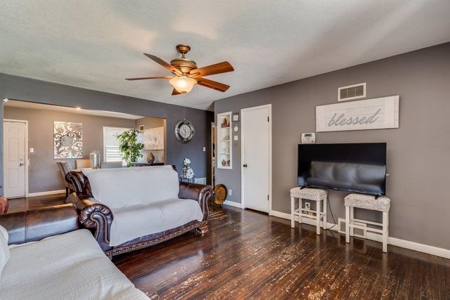 5514 E Kinkaid St, Wichita, KS 67218