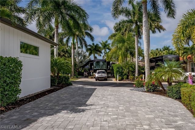 13550 Snapper LN, Naples, FL 34114