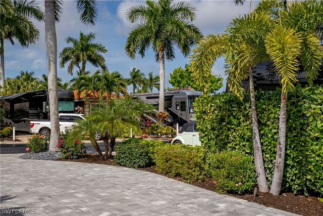 13550 Snapper LN, Naples, FL 34114