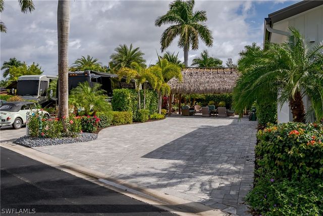 13550 Snapper LN, Naples, FL 34114