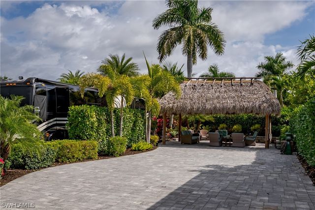 13550 Snapper LN, Naples, FL 34114