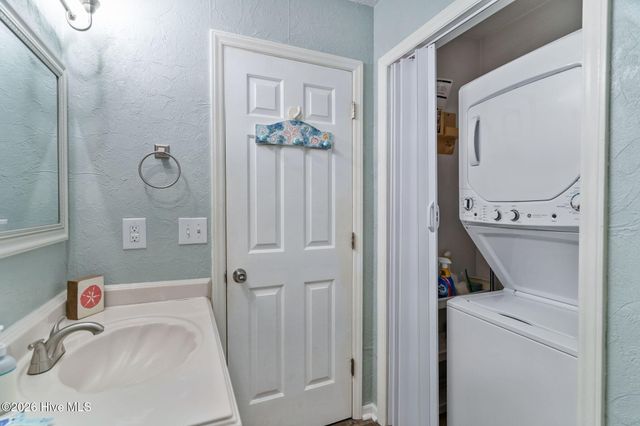 1013 N Carolina Beach Avenue N Unit 1d, Carolina Beach, NC 28428