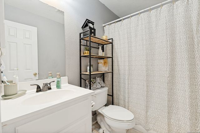 223 Whitman Ave, San Antonio, TX 78211