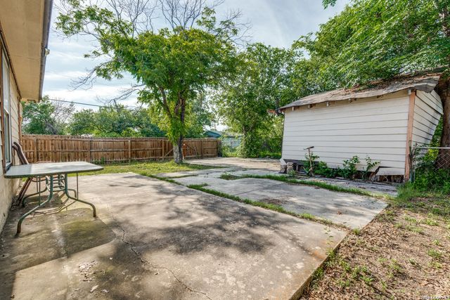 223 Whitman Ave, San Antonio, TX 78211