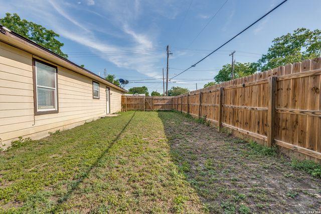223 Whitman Ave, San Antonio, TX 78211
