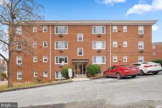 945 N BARTON ST N #204, Arlington, VA 22201