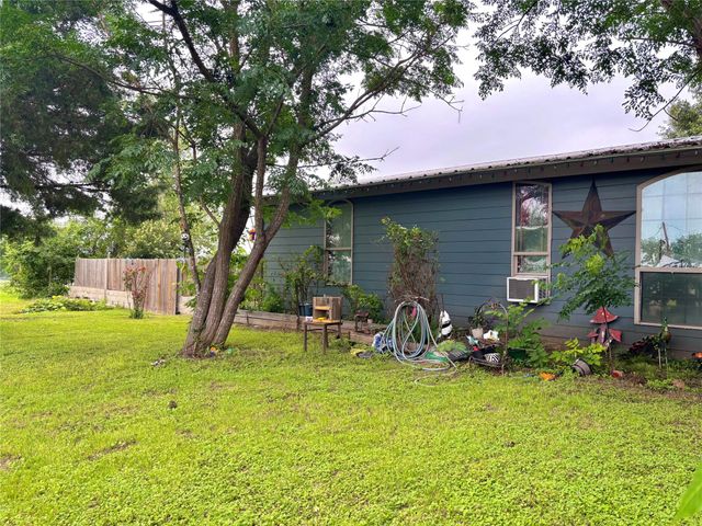 400 S Elliott ST, Thorndale, TX 76577