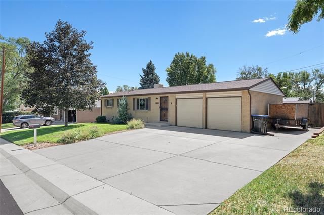 6518 W 70th Place, Arvada, CO 80003