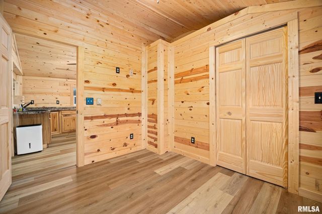 12245 SUNSET Drive, Manito, IL 61546