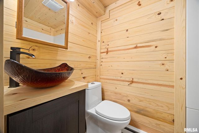 12245 SUNSET Drive, Manito, IL 61546