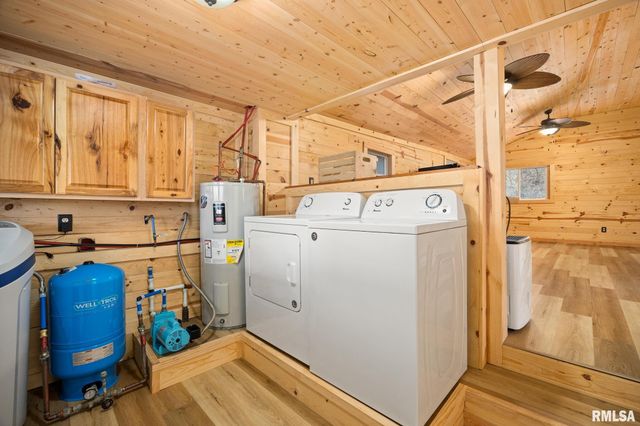 12245 SUNSET Drive, Manito, IL 61546