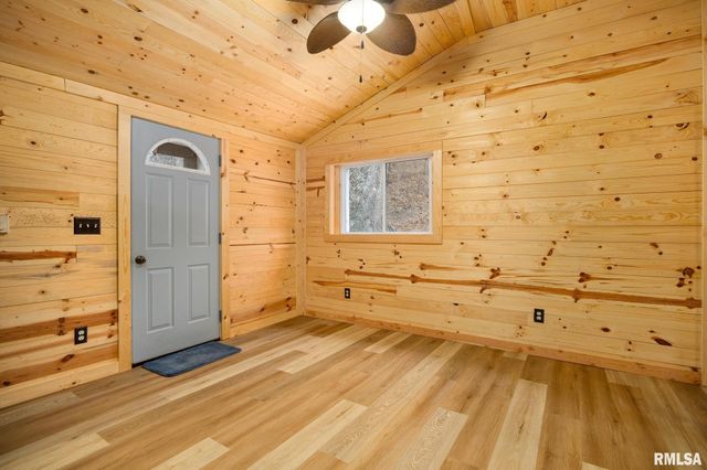 12245 SUNSET Drive, Manito, IL 61546