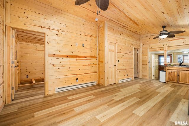 12245 SUNSET Drive, Manito, IL 61546