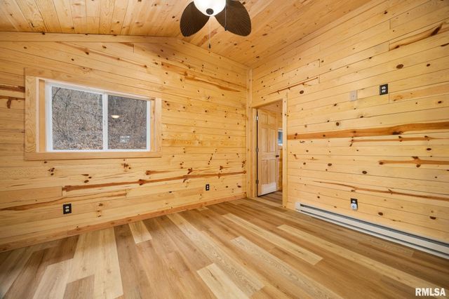 12245 SUNSET Drive, Manito, IL 61546