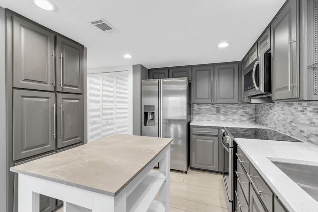 1424 Hampton Road, Grapevine, TX 76051