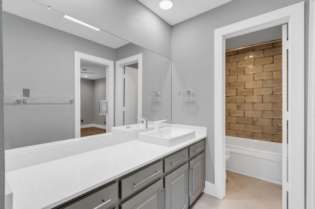1424 Hampton Road, Grapevine, TX 76051