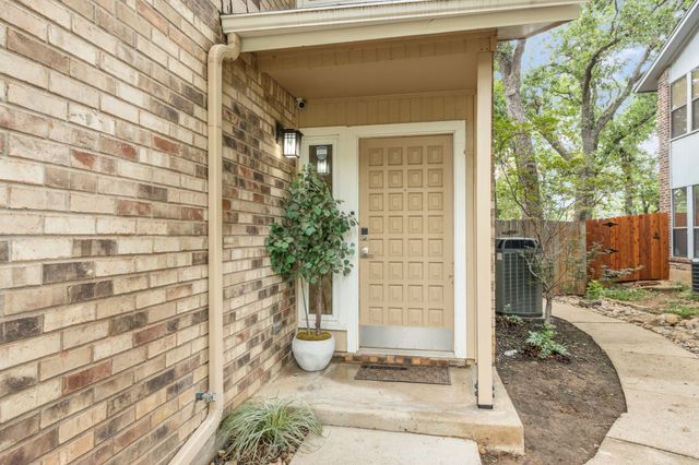 1424 Hampton Road, Grapevine, TX 76051