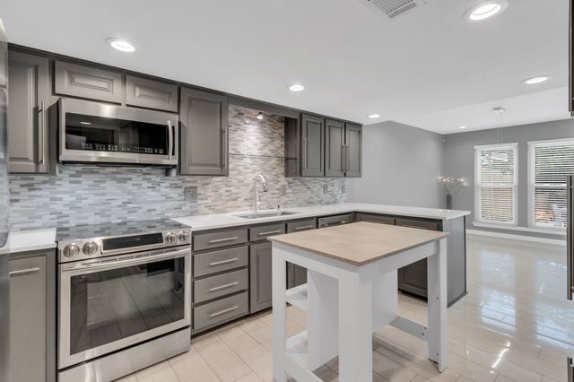 1424 Hampton Road, Grapevine, TX 76051