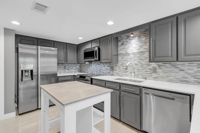 1424 Hampton Road, Grapevine, TX 76051