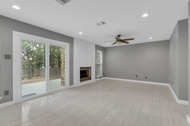 1424 Hampton Road, Grapevine, TX 76051