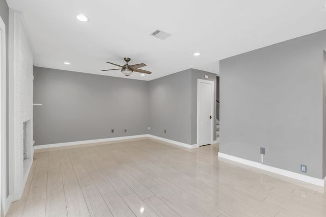 1424 Hampton Road, Grapevine, TX 76051