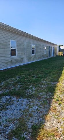 2621 N Us Highway 421, Medaryville, IN 47957