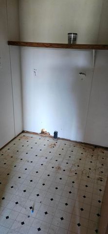 2621 N Us Highway 421, Medaryville, IN 47957