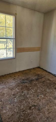 2621 N Us Highway 421, Medaryville, IN 47957