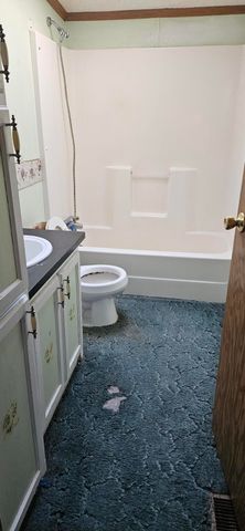 2621 N Us Highway 421, Medaryville, IN 47957