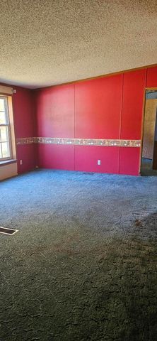 2621 N Us Highway 421, Medaryville, IN 47957