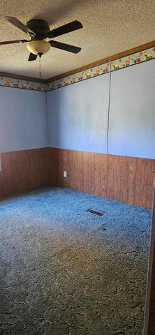 2621 N Us Highway 421, Medaryville, IN 47957