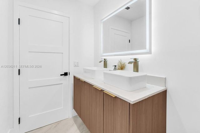 1234 Buchanan Street, Hollywood, FL 33019
