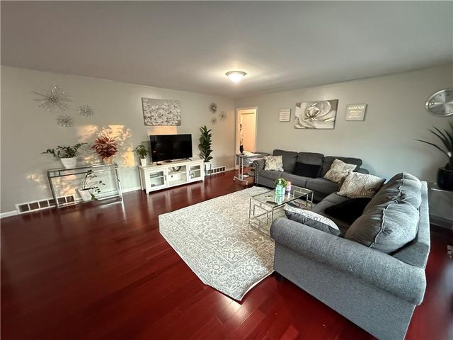 3315 Chatham Avenue, St Joseph, MO 64506