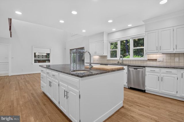 10100 IRON GATE RD, Potomac, MD 20854
