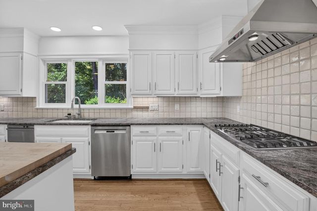 10100 IRON GATE RD, Potomac, MD 20854