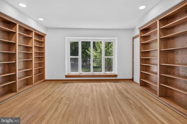 10100 IRON GATE RD, Potomac, MD 20854