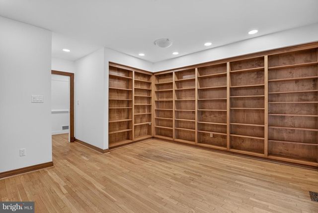 10100 IRON GATE RD, Potomac, MD 20854