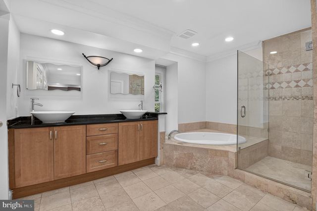 10100 IRON GATE RD, Potomac, MD 20854