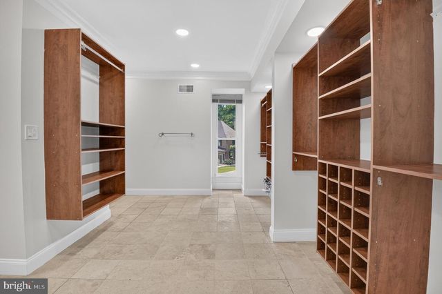 10100 IRON GATE RD, Potomac, MD 20854