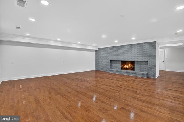 10100 IRON GATE RD, Potomac, MD 20854