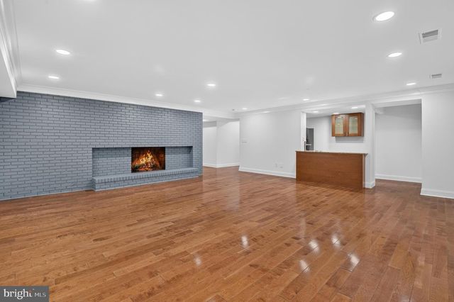 10100 IRON GATE RD, Potomac, MD 20854