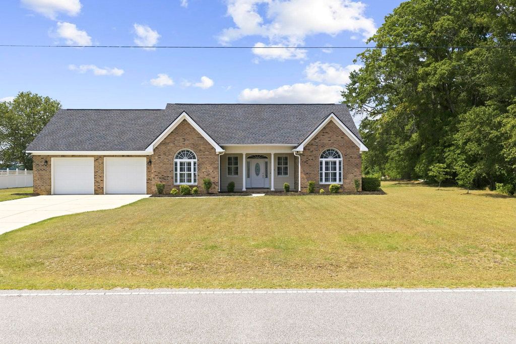 1144 Floyd Page Rd., Galivants Ferry, SC 29544
