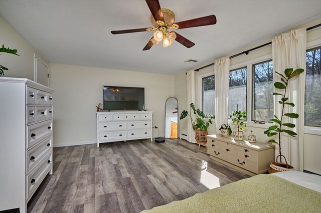 14 Sylvan Dr, Westfield, MA 01085