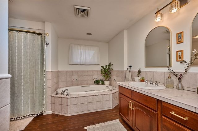 14 Sylvan Dr, Westfield, MA 01085