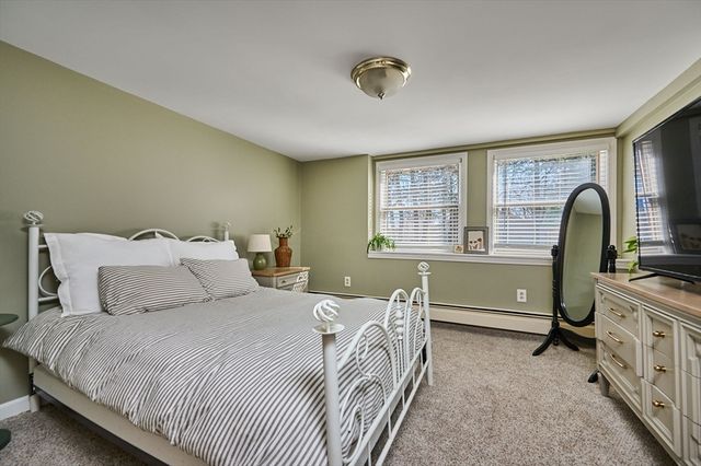 14 Sylvan Dr, Westfield, MA 01085