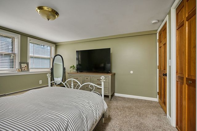 14 Sylvan Dr, Westfield, MA 01085