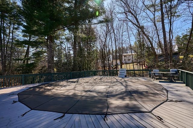 14 Sylvan Dr, Westfield, MA 01085