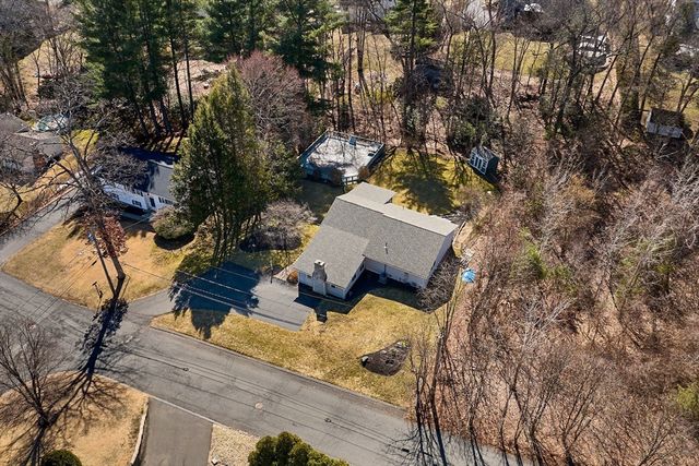 14 Sylvan Dr, Westfield, MA 01085