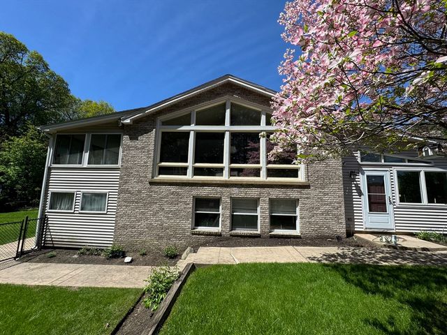 14 Sylvan Dr, Westfield, MA 01085